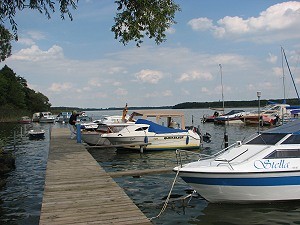 Steg an der Marina