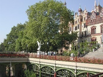 Außenanlage des Schloss am Burggarten.